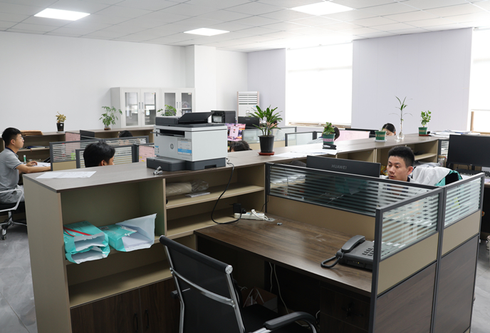 实朴检测(301228)连续三日涨幅偏离值超30%分析:机构流入与基本面分化